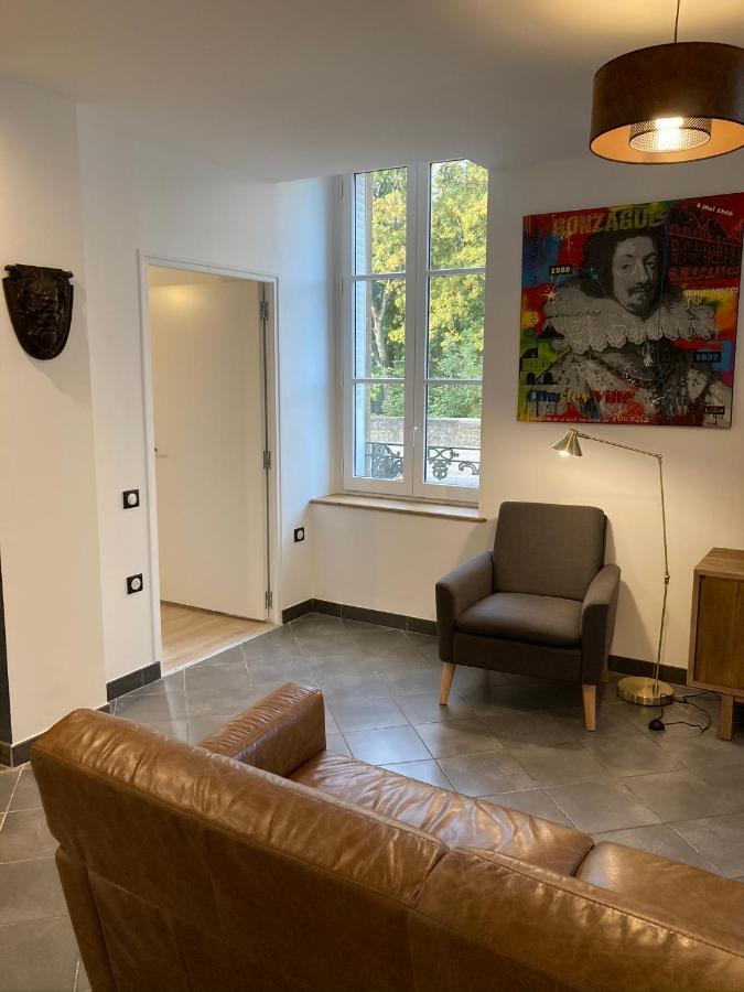 Suite Charles - Vue Musee Rimbaud Charleville-Mezieres Exterior photo